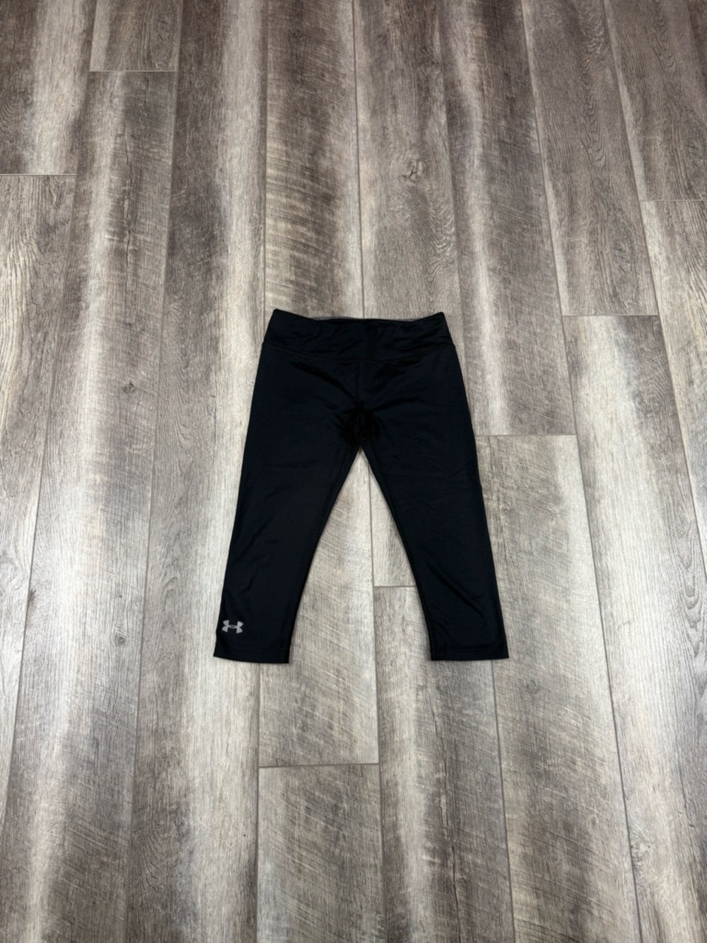 Under Armour Black Cropped Leggings